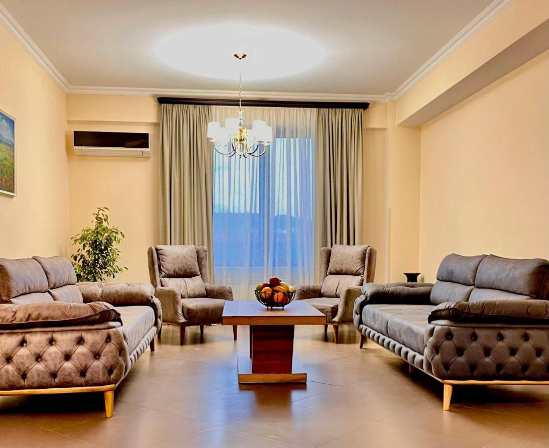 Apartment In Downtown "Rustaveli Residence" Tbilisi Exterior photo