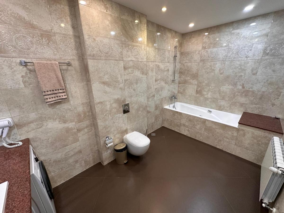 Apartment In Downtown "Rustaveli Residence" Tbilisi Exterior photo